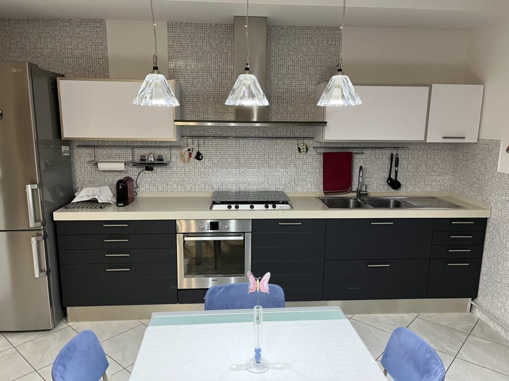Rivestimento ante e cassetti cucina